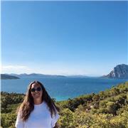 Studentessa liceale che offre lezioni private per grammatica italiana o per letteratura italiana a Bergamo